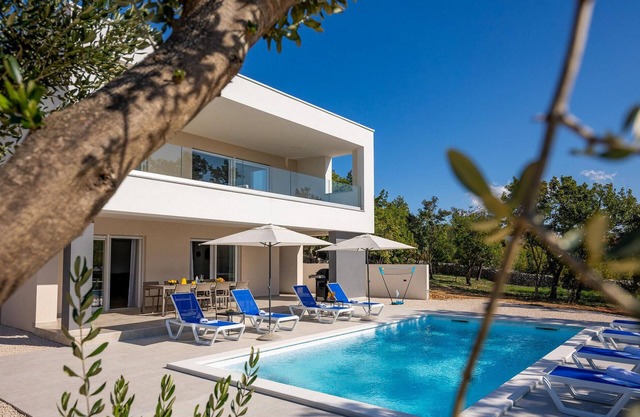 Amazing home in Maslenica with WiFi