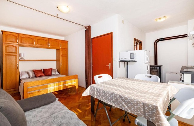 Amazing home in Rovanjska with 1 Bedrooms