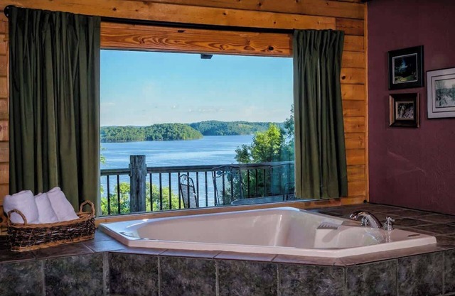 Amazing Lake View Cabin