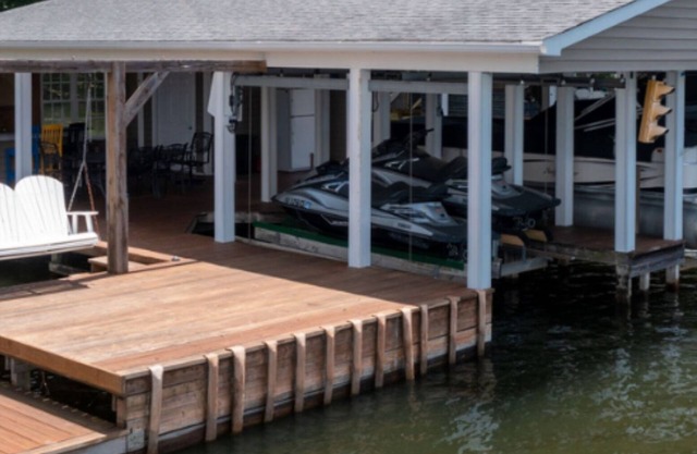Amazing Lakefront View, Firepit, Flat Yard, Kayak, Dock Swing, Sunsets