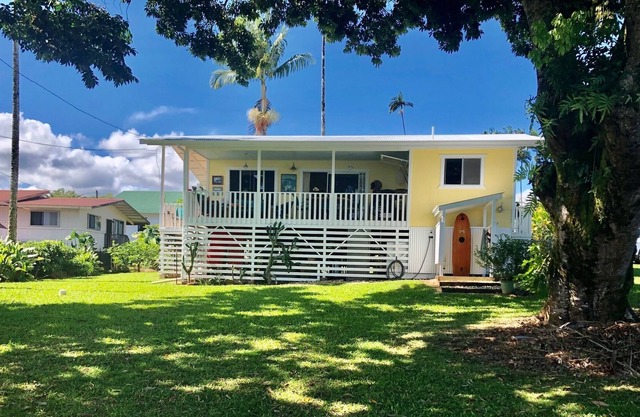 Amazing Ocean Views - Hilo Bay Cottage