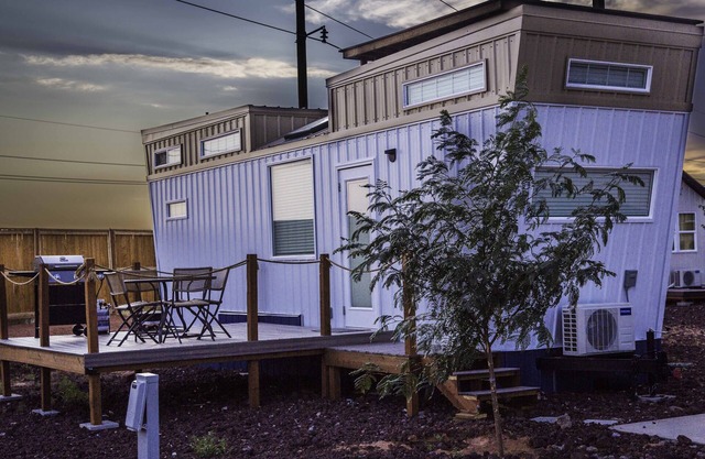 Amazing Tiny home with private BBQ and deck.