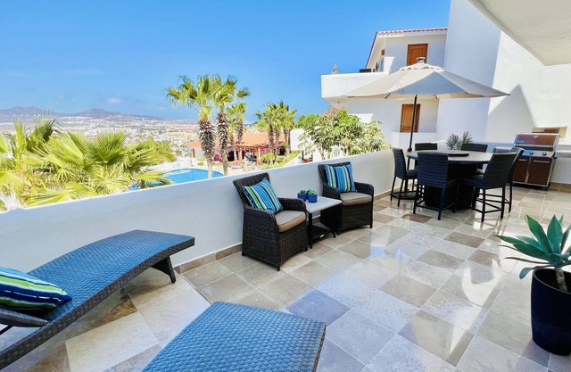 Amazing Views & Newly Renovated!
