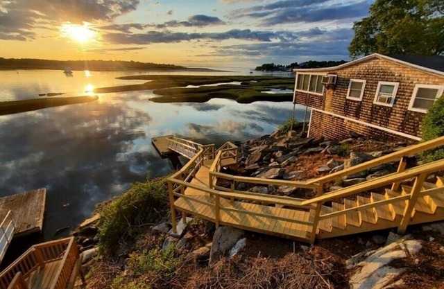Amazing Waterfront/Access 4BDRM in Riggs Point