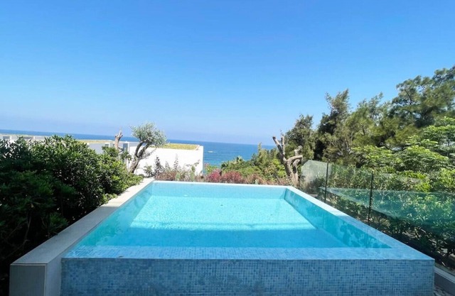 Amchit Bay Beach Residences 1BR w/ Private Pool