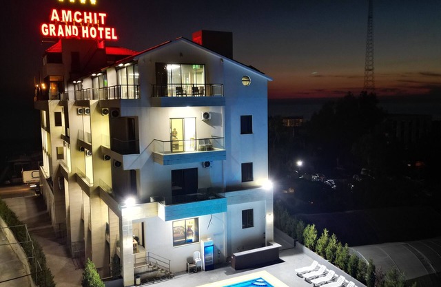 Amchit Grand Hotel