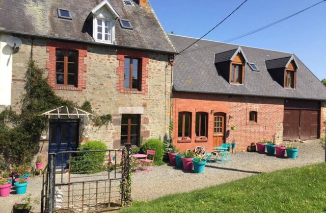 Amelia Gite centrally located in Normandy near Mont St Michel and D Day beaches