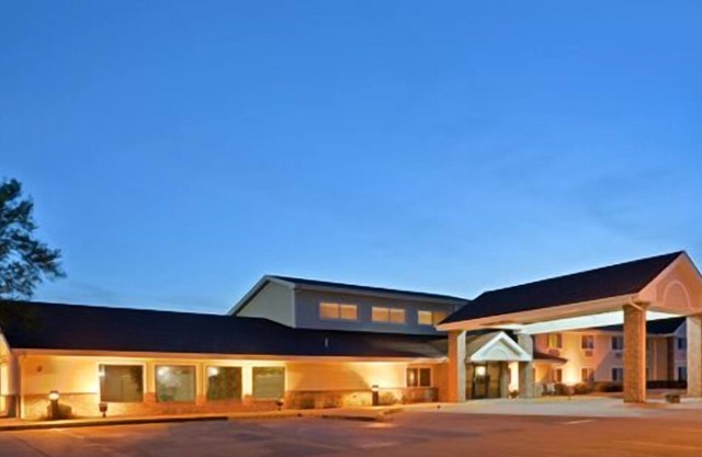 AmericInn by Wyndham Manitowoc