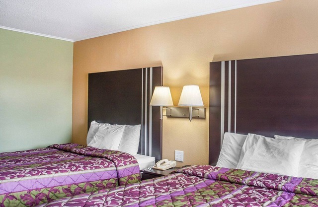 Amherst Inn & Suites