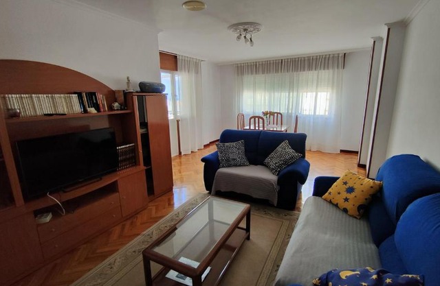 Amplio apartamento con garaje en Burela