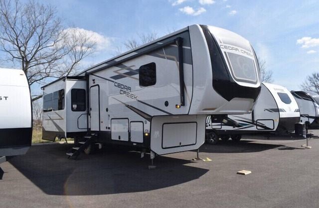 Amy's little fifth wheels welcome to stay!