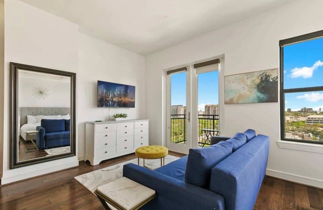 Amyfinehouse |Contemporary Studio Apt|Pool+Patio