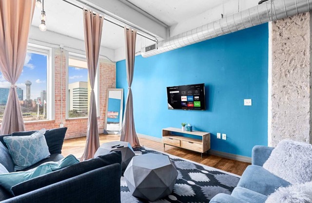 Amyfinehouse | Free Breakfast + Valet + Gym + Pool