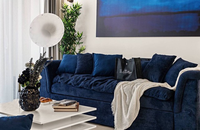 An Artistic Masterpiece 2BD By Bellagge