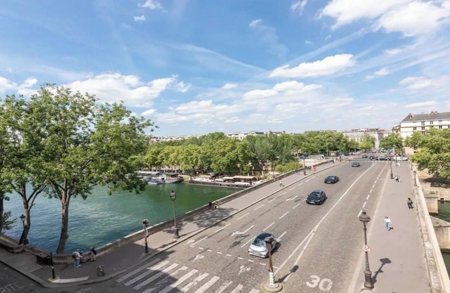 AN Exclusive Location With AN Impeccable Decoration FOR Parisian Feel