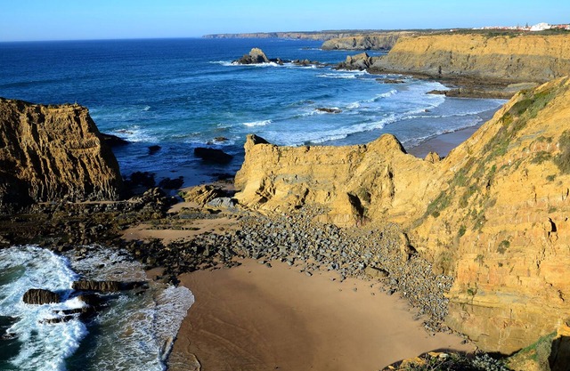 An ideal romantic getaway by the ocean