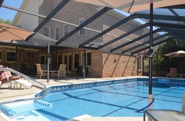 An Invitation to OASIS Lavallet in Beautiful Pensacola w/covered POOL
