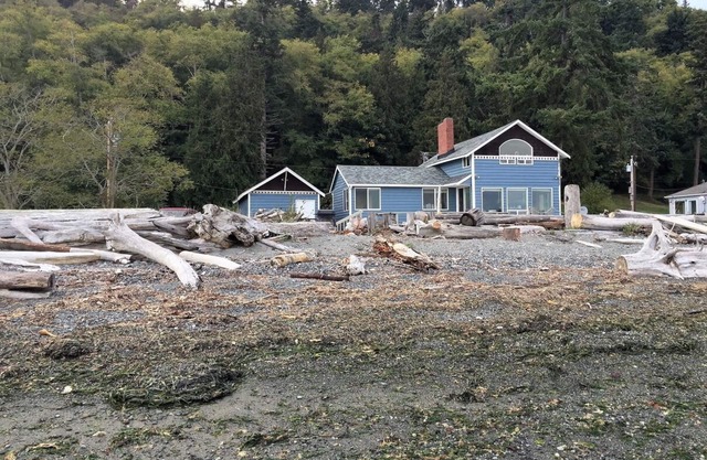 Anchor Away, Whidbey Island Beachfront Getaway