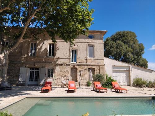 Ancien Couvent avec piscine entre Alpilles et Camargue pour 10 personnes