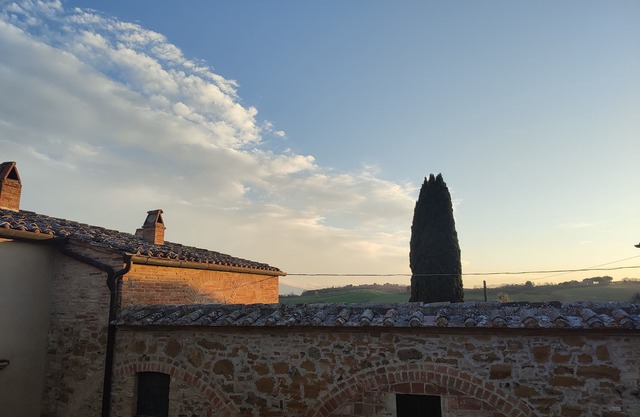 Ancient medieval farm 5 km from Pienza surrounded by vineyards