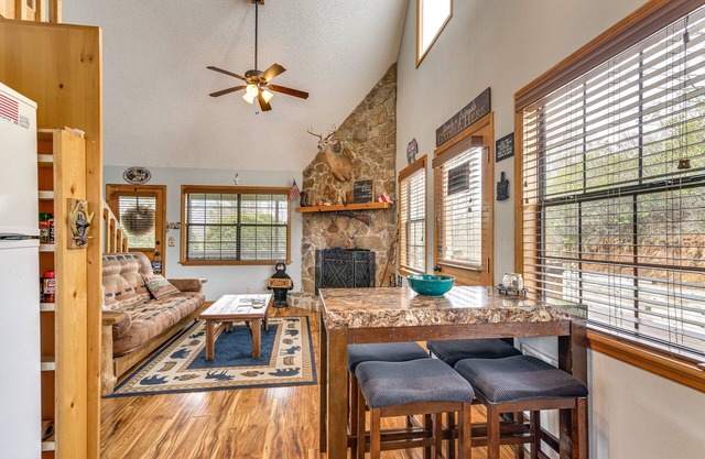 Andrews Cabin w/Fireplace, Deck & Mountain Views!