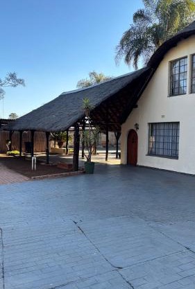 Aneiwa airport lodge