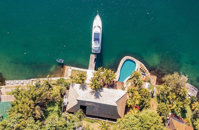 Ang005 - Paradise island in Angra dos Reis