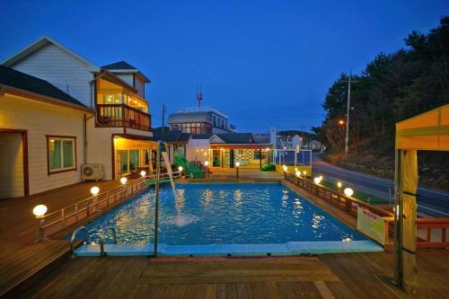 anmyeondo neipkeulrobeo suyeongjangpensyeon