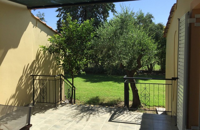 AnthosGuestHouses in Kakovatos