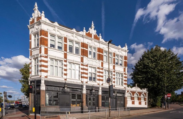 Antigallican in London