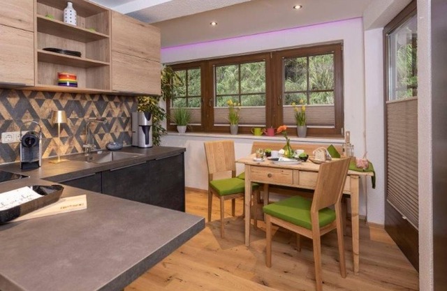 Apartment with a balcony & lake view - HOTEL garni Seehang & Seelounge