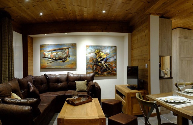 Apart. * in spacious and bright chalet, ski-in ski-out, route du TDF