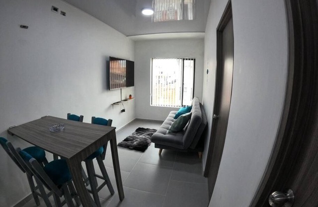 Apartamento 300 dotado cerca a Héroes