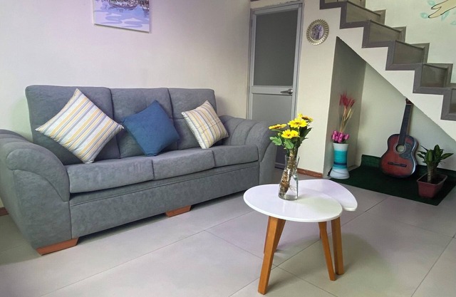 Apartamento a una Cuadra del Terminal Quitumbe. Ideal Para Familia