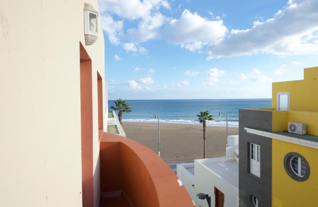 Apartamento con ascensor en primera línea