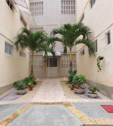 Apartamento em Capim Macio com 03 quatros e cinco camas perto da praia