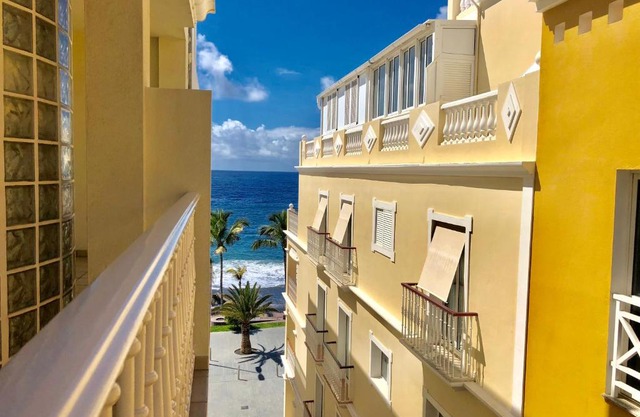 Apartamentos El Faro