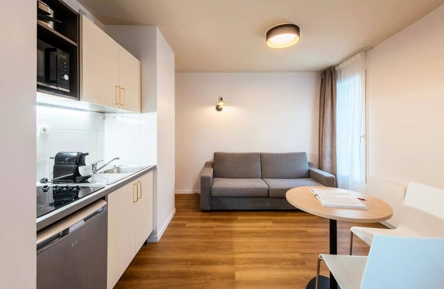 Aparthotel Adagio access Paris Asnières* - 2 Room Apartment for 4 People