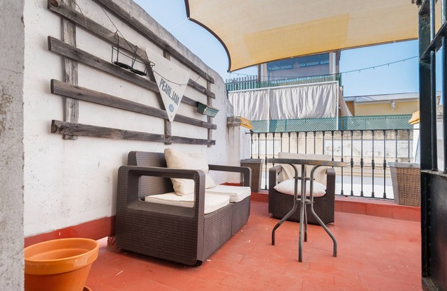 Apartment 'Ático En El Corazón De Sevilla' with Wi-Fi and Air Conditioning
