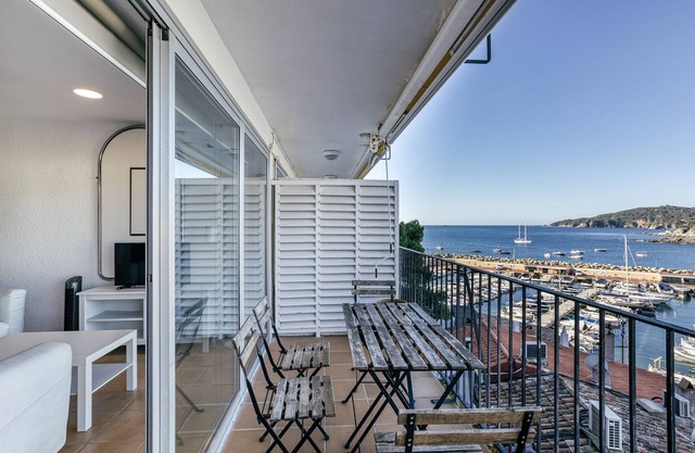 Apartment '1a Linea Mar Port Llafranch' with Sea View, Private Terrace and Wi-Fi