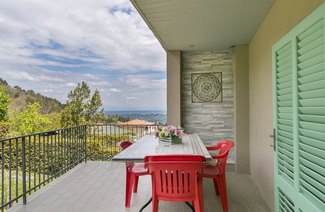 Apartment "Appartamento Stella" with Private Balconies, Private Terrace & Wi-Fi