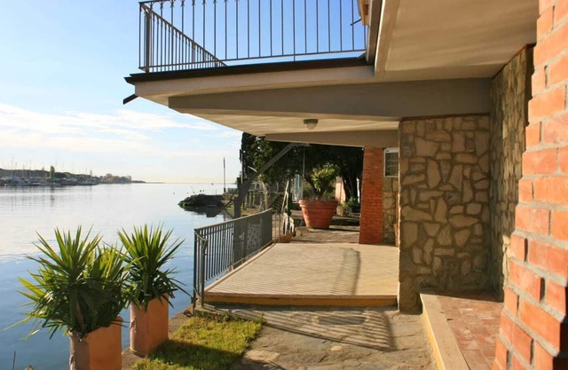 Apartment 'Casa Carlotta' with Sea View, Terrace, Wi-Fi & Garden