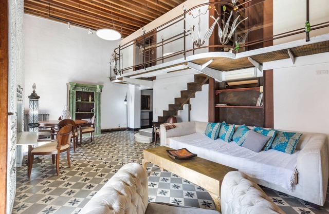 Apartment 'Casa Catedral' with Balcony, Wi-Fi and Air Conditioning