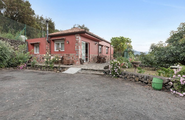 Apartment 'Casa Heydi' with Mountain View, Private Terrace and Wi-Fi