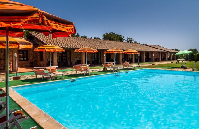 Apartment "Casa Vacanza Il Carpignone 7" with Lake View and Garden