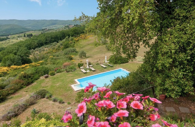 Apartment 'Cipressaia Bellavista' with Shared Pool, Shared Garden and Wi-Fi