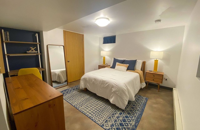 Apartment close to downtown Rochester, walking distance to Mayo!