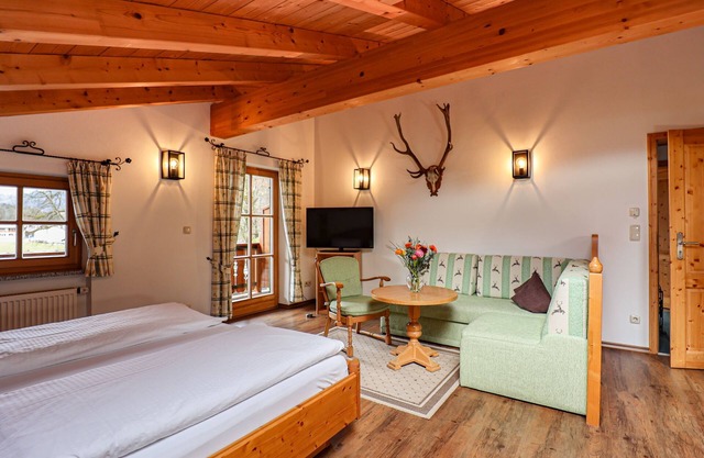 Apartment 3, 2 people, balcony, 34 sqm, living room and bedroom combined