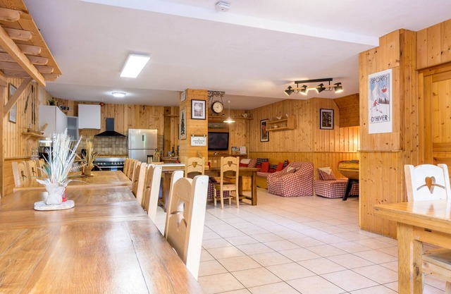 Apartment 'Des Sapins' with Mountain View, Private Terrace and Wi-Fi