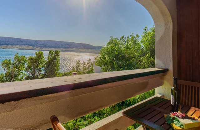Apartment directly at the beach, 2 balconys, sea view and free WiFi